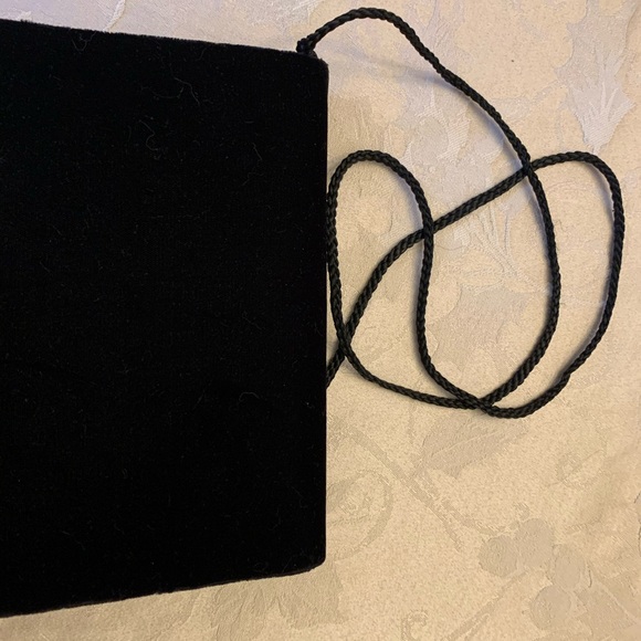 Black velvet evening bag - Picture 3 of 4
